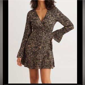NEW Dynamite Black and Tan Long Sleeve Dress